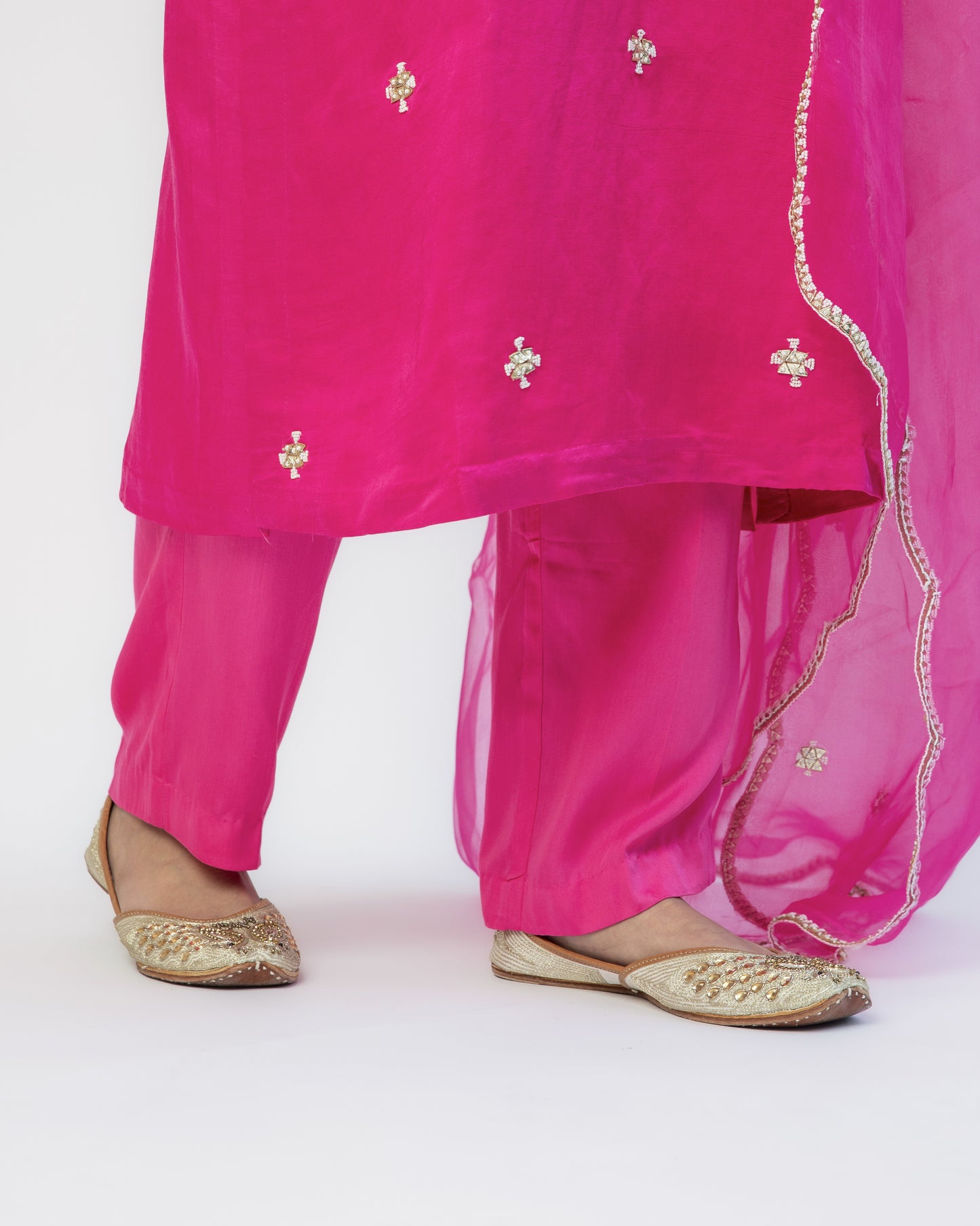 Fuchsia Tunic Set with Organza Dupatta, Resham French Knot Embroidery
