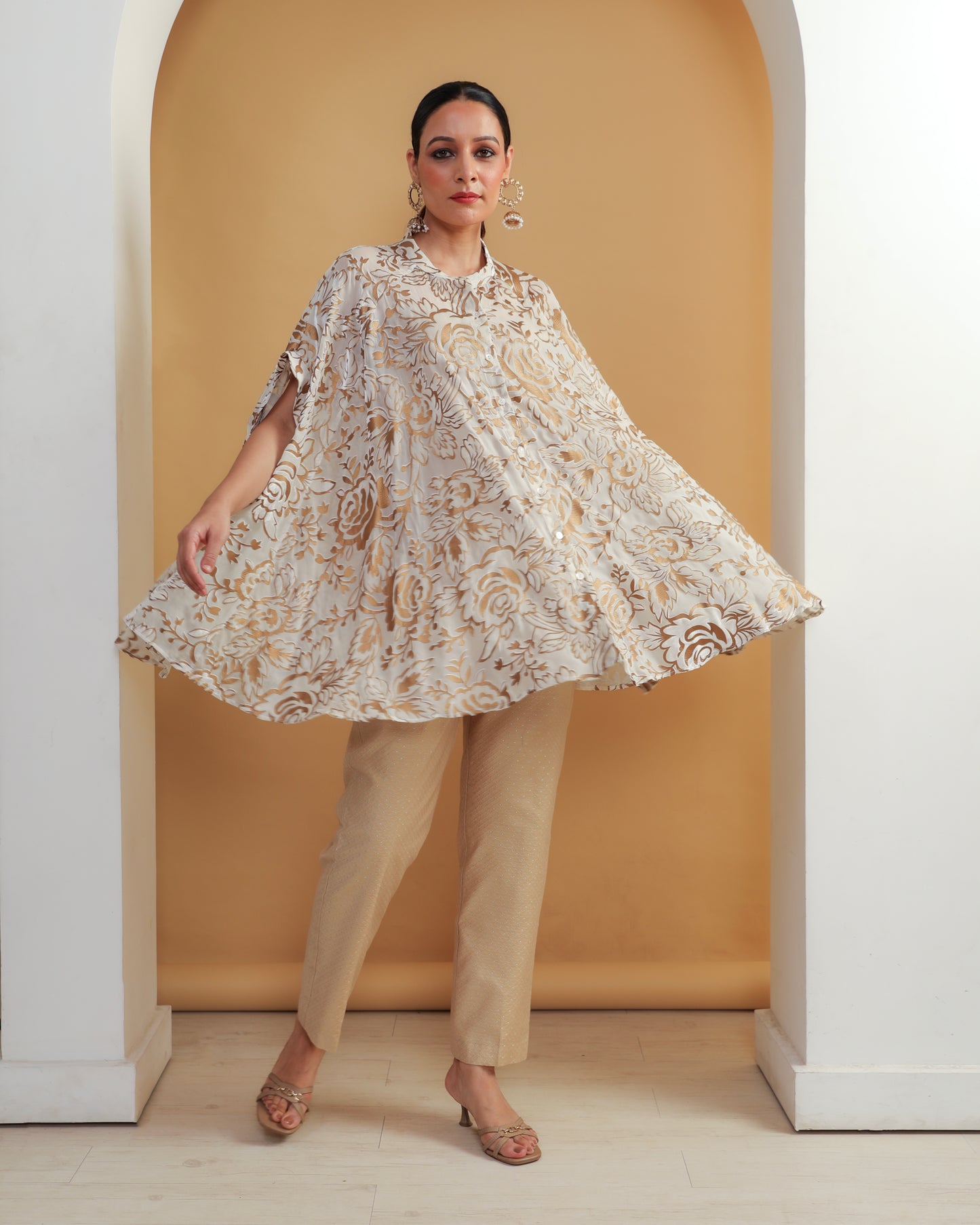 Devoré Velvet Cape Shirt OFF White
