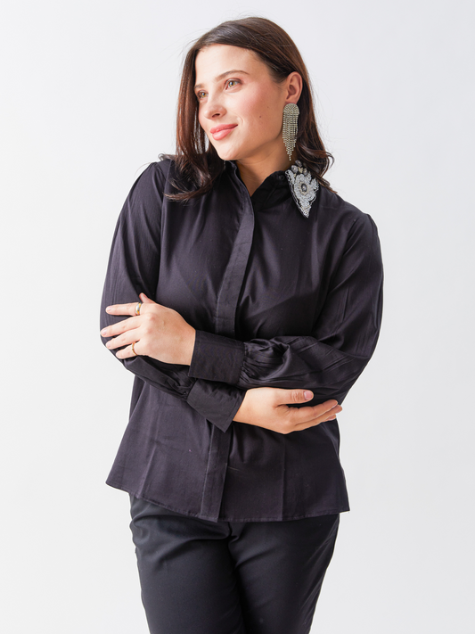 Lagom Black Shirt With Pearl Embroidery Collar